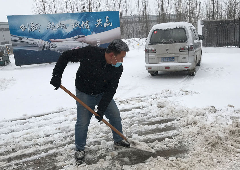 博陽機械：冬日掃雪、天寒暖人心